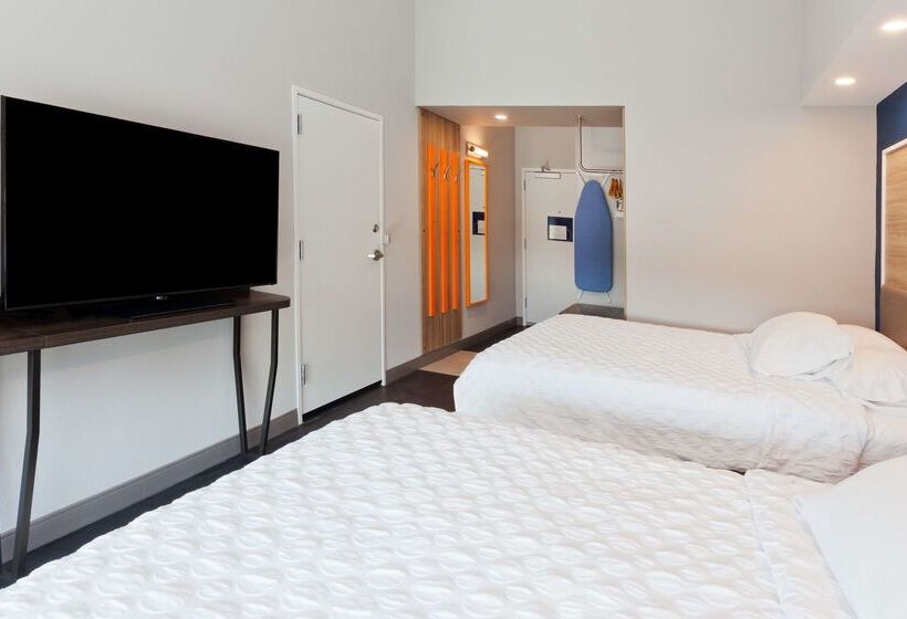 ホテル Tru By Hilton Auburn