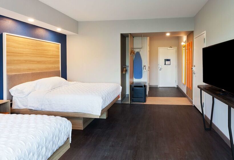 ホテル Tru By Hilton Auburn