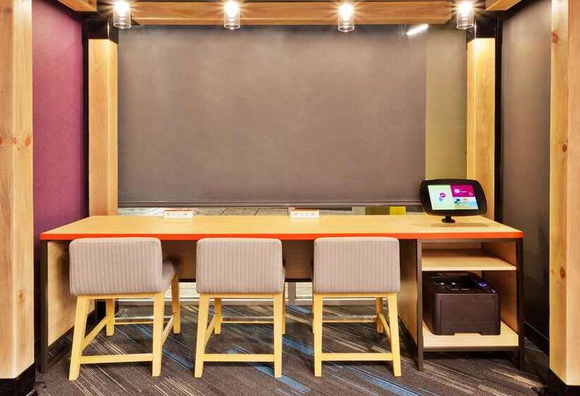 ホテル Tru By Hilton Auburn