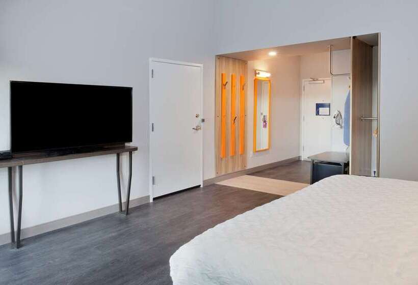 ホテル Tru By Hilton Auburn