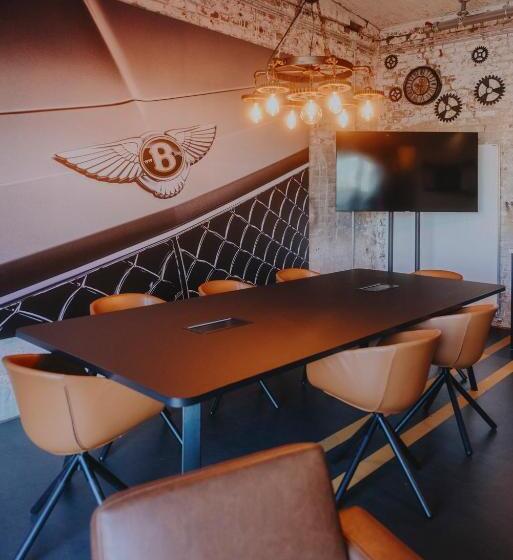 V8 Hotel Köln At Motorworld