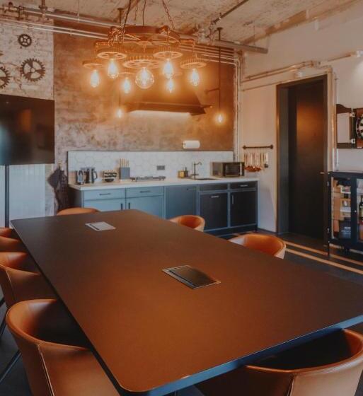 V8 Hotel Köln At Motorworld