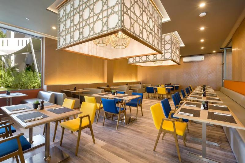 בית מלון כפרי X10 Khaolak Resort