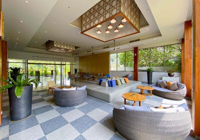 בית מלון כפרי X10 Khaolak Resort