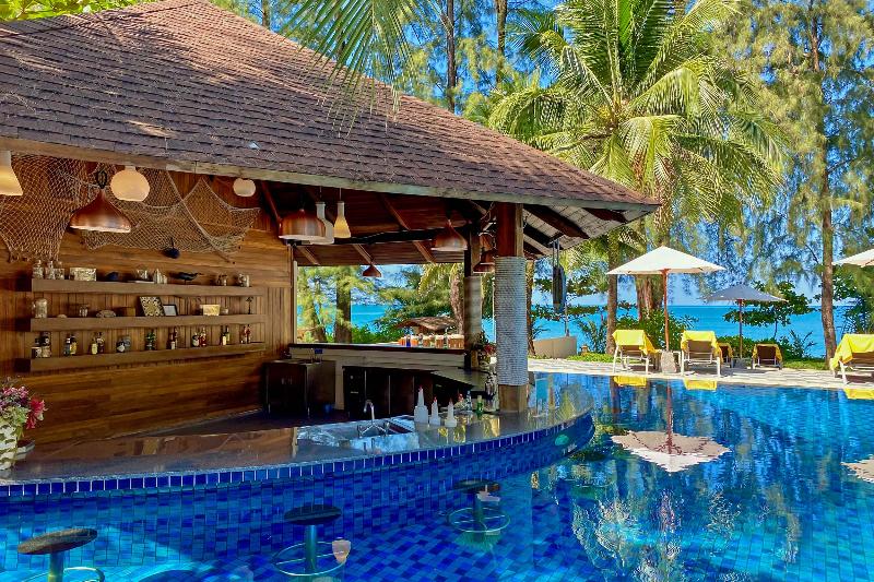 בית מלון כפרי X10 Khaolak Resort