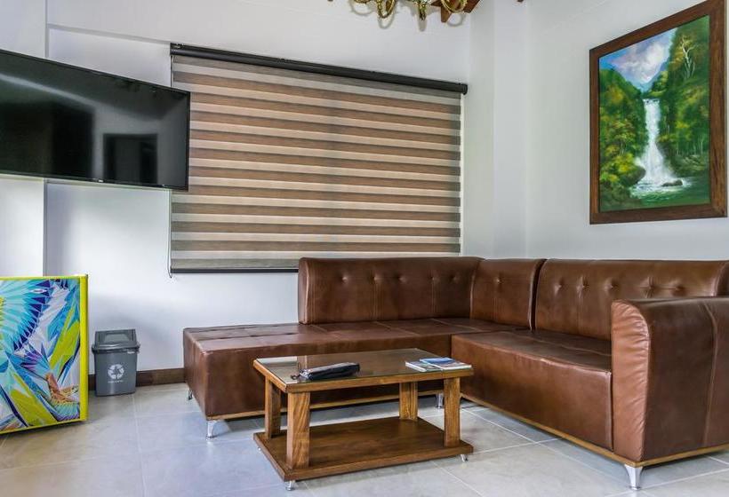 Отель Y Centro De Convenciones La Extremadura