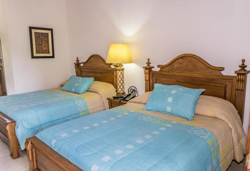 호텔 Y Centro De Convenciones La Extremadura