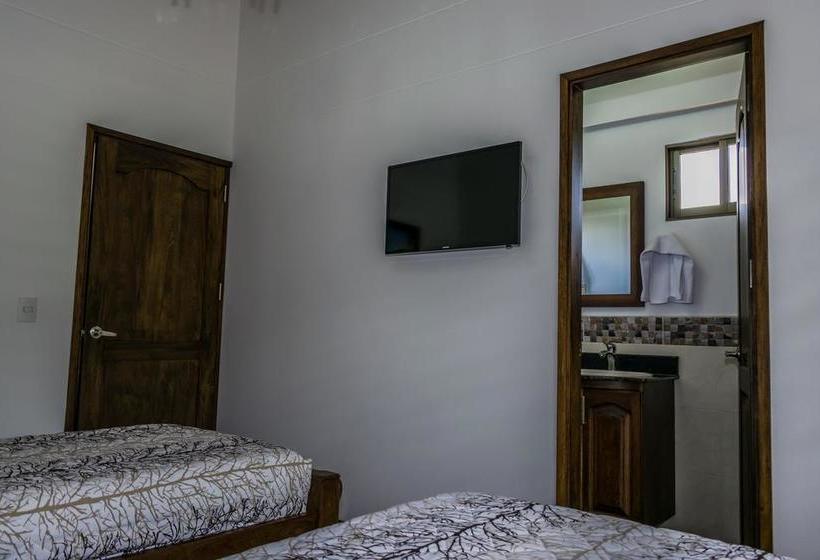 Отель Y Centro De Convenciones La Extremadura