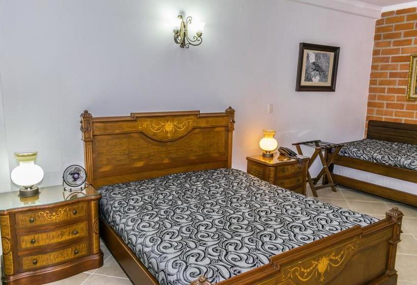 Отель Y Centro De Convenciones La Extremadura