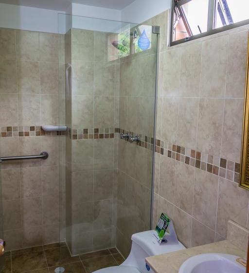 Отель Y Centro De Convenciones La Extremadura