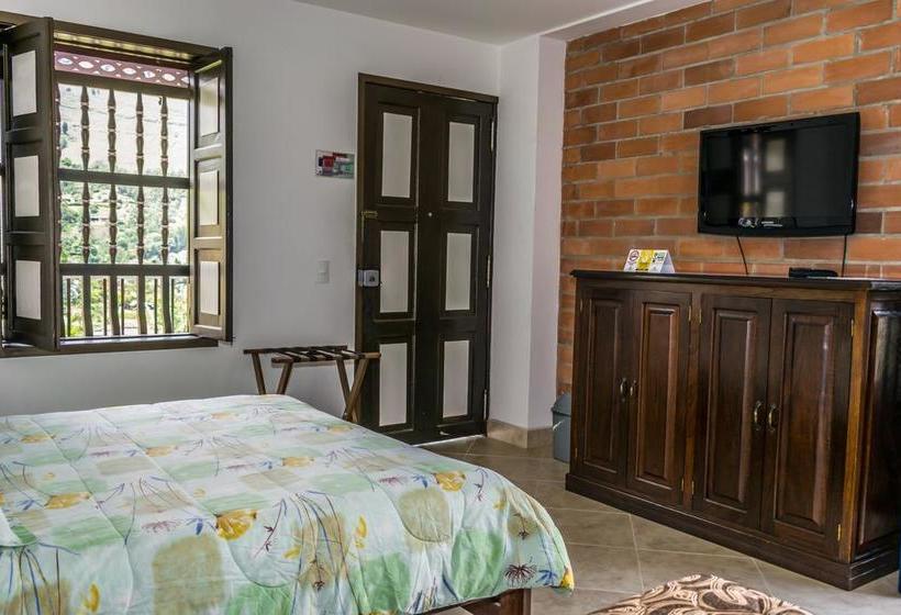 Отель Y Centro De Convenciones La Extremadura