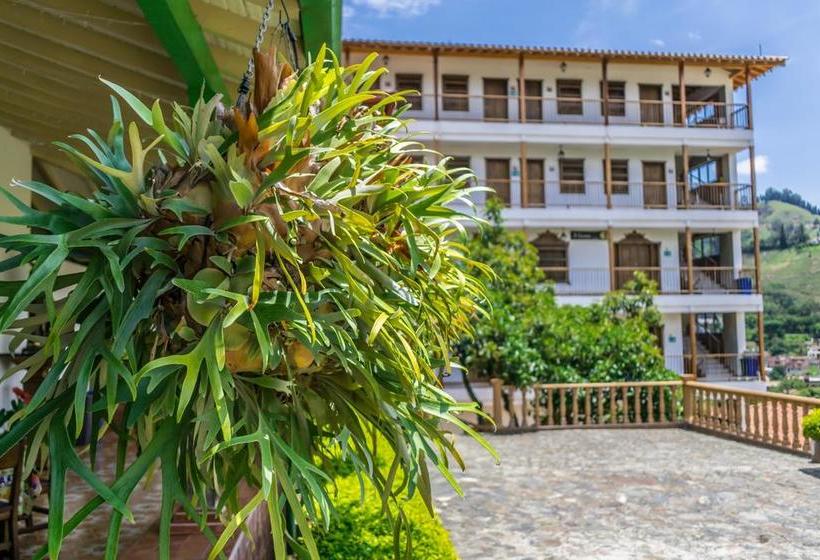 Отель Y Centro De Convenciones La Extremadura