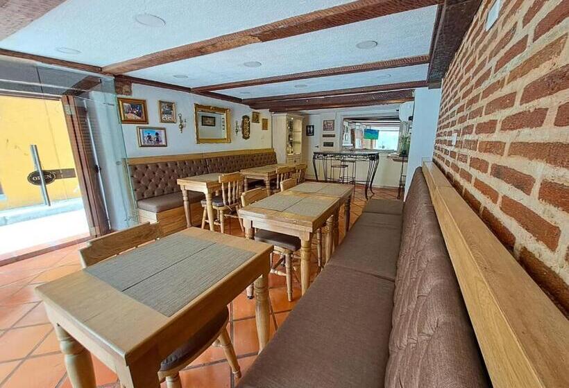 Life Is Good Cartagena Hostel