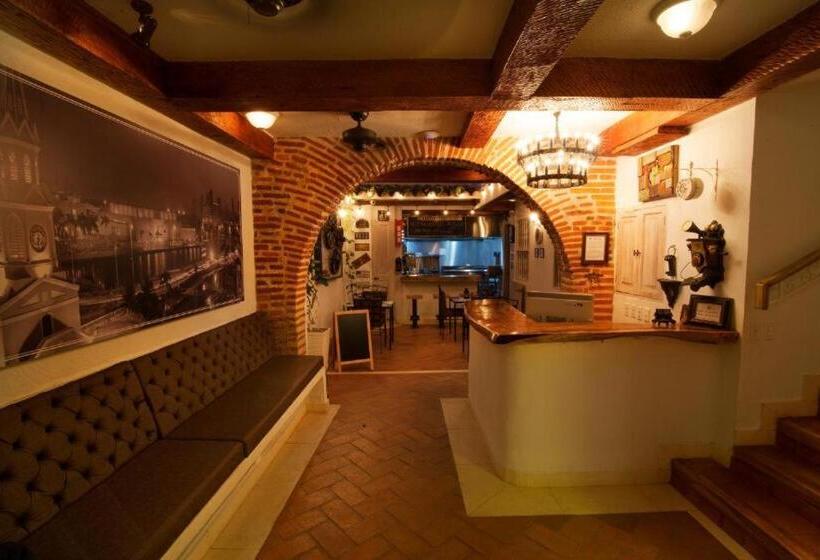 Life Is Good Cartagena Hostel