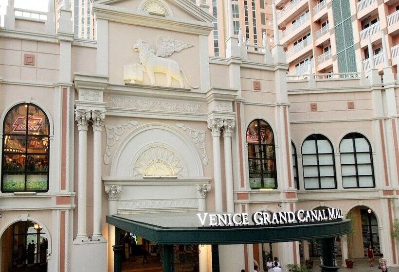 Maxstays Max Style At The Venice Residences