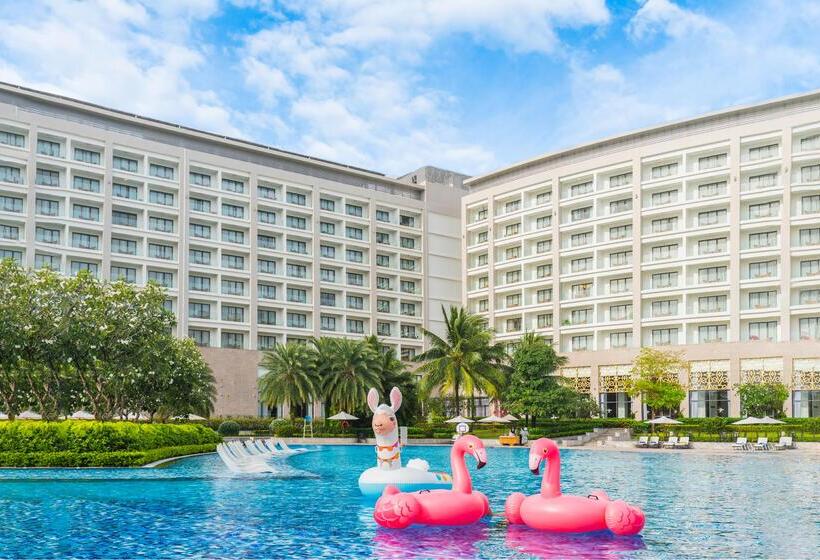 Курорт Wyndham Grand Phu Quoc