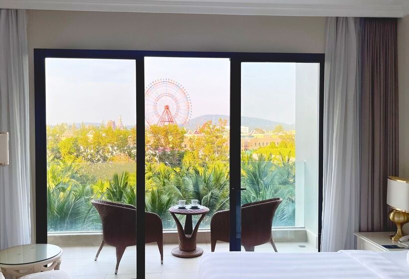 Курорт Wyndham Grand Phu Quoc