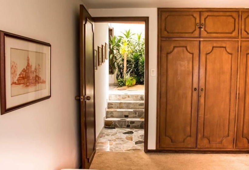 Общежитие Casa Lassio Hostal