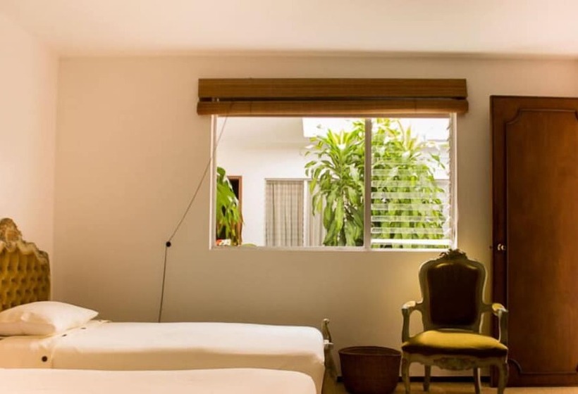 Общежитие Casa Lassio Hostal