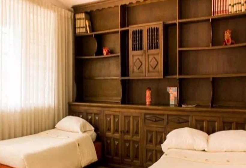 Общежитие Casa Lassio Hostal