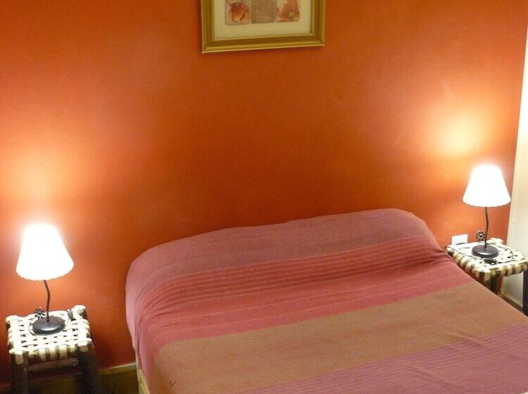 הוסטל Hostal La Antigua