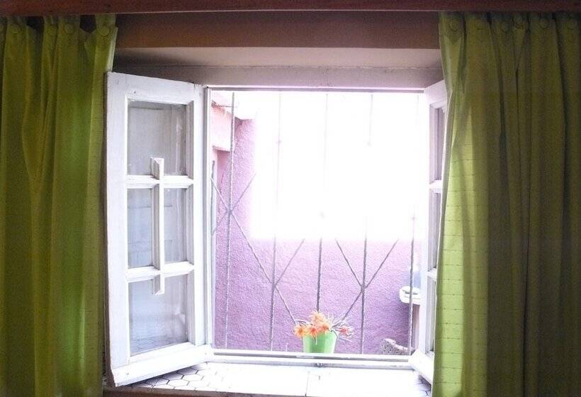 הוסטל Hostal La Antigua