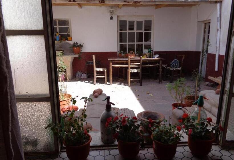 הוסטל Hostal La Antigua