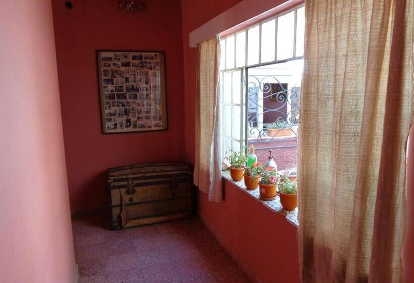 فندق صغير Hostal La Antigua
