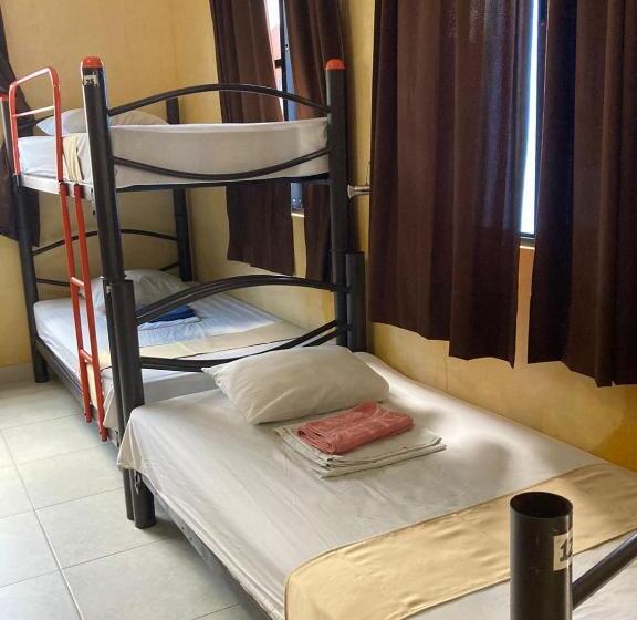 هاستل Hostal La Ermita