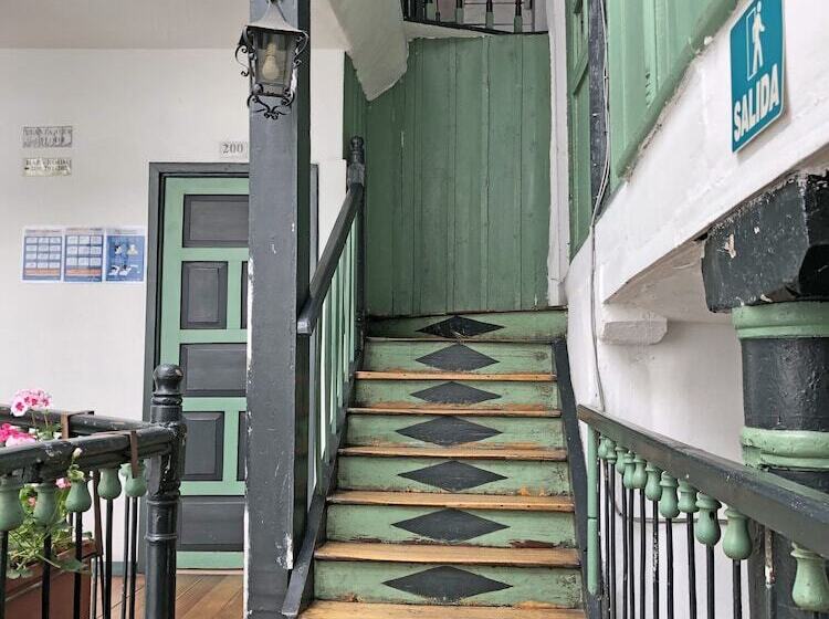 旅馆 Hostal Latina