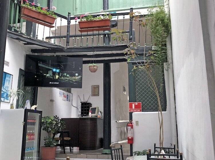 旅馆 Hostal Latina