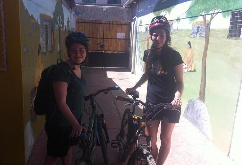 فندق صغير Hostal Michel