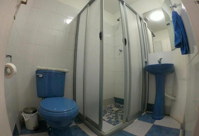 فندق صغير Hostal Michel