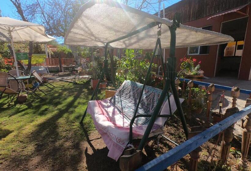 فندق صغير Hostal Michel