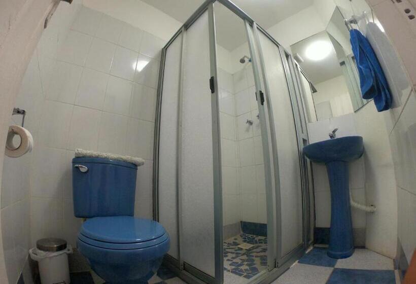 فندق صغير Hostal Michel