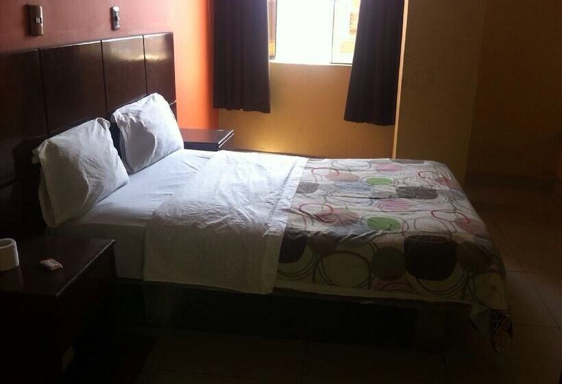 Общежитие Hostal Sauna Emporio Pizarro