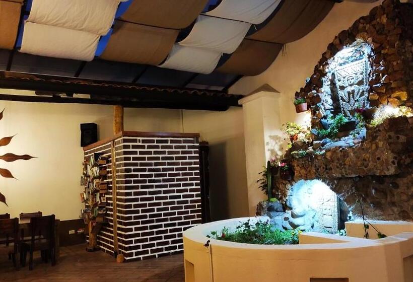 ユースホステル Hostal Yakumama