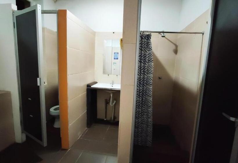 ユースホステル Hostal Yakumama