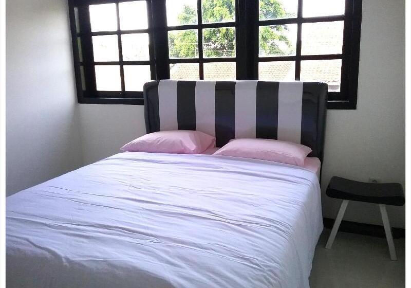 ユースホステル Mess Inn Semarang