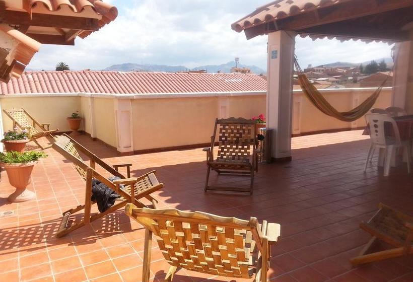 Villa Oropeza Hostel