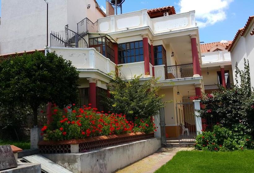 Villa Oropeza Hostel