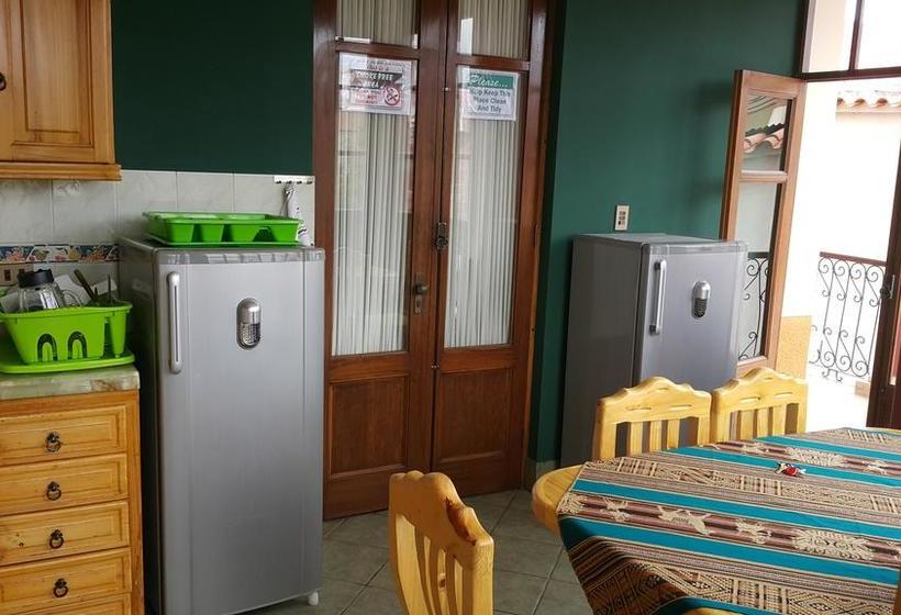 Villa Oropeza Hostel