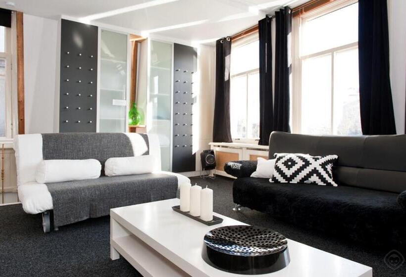 مبيت وإفطار Canal Holiday Apartment