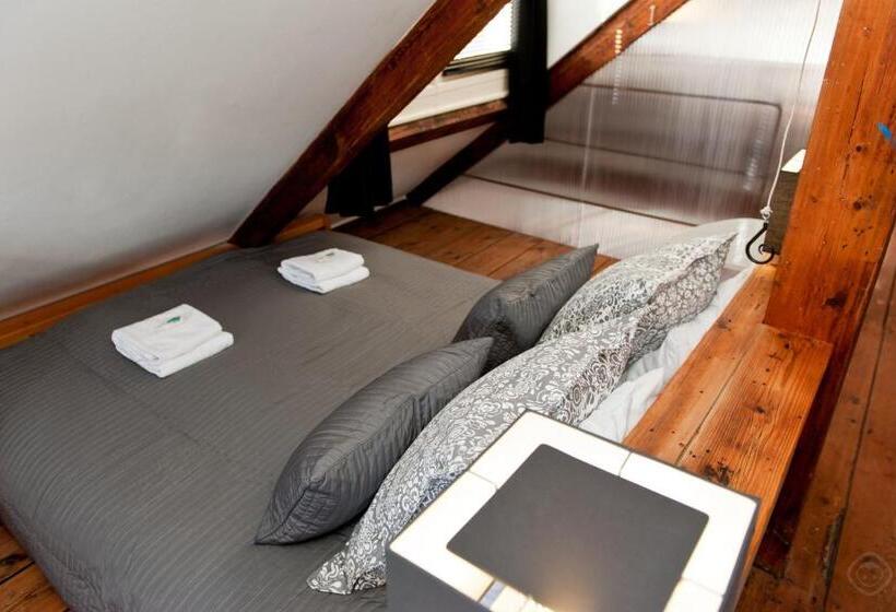 צימר Canal Holiday Apartment