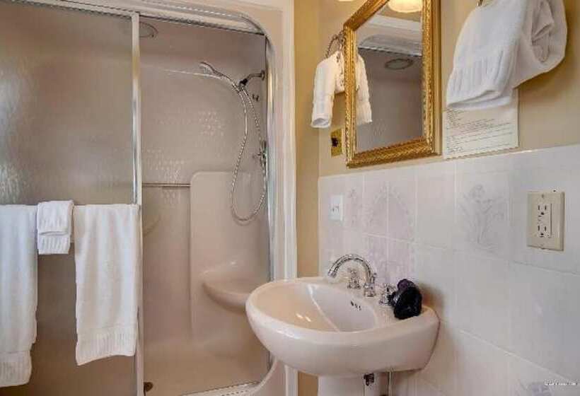 مبيت وإفطار Heathwood Inn