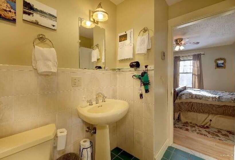 مبيت وإفطار Heathwood Inn