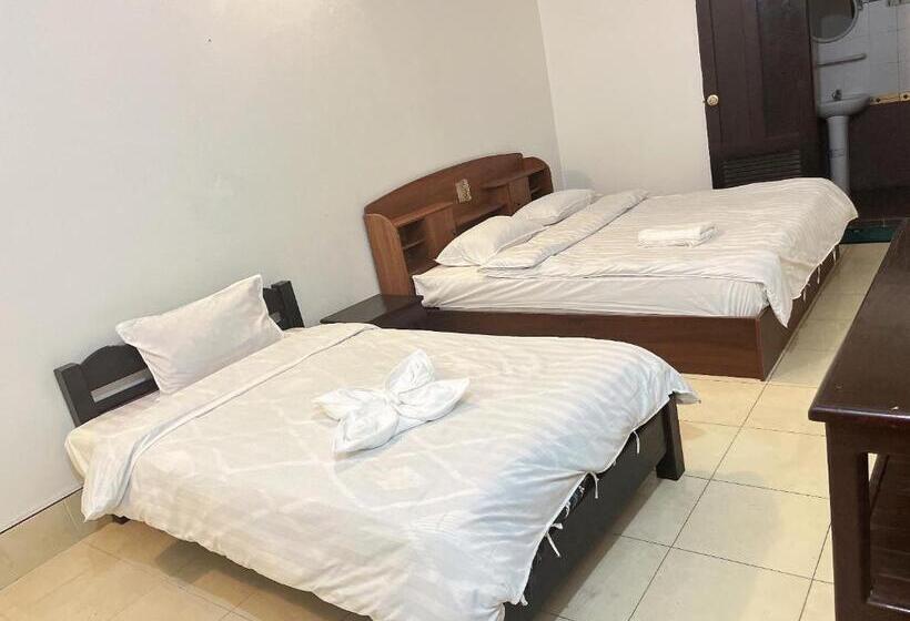 민박 Sabaidee Hotel Vang Vieng