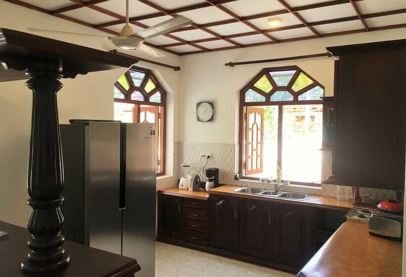 Bed and Breakfast Swiss Villa Beruwala