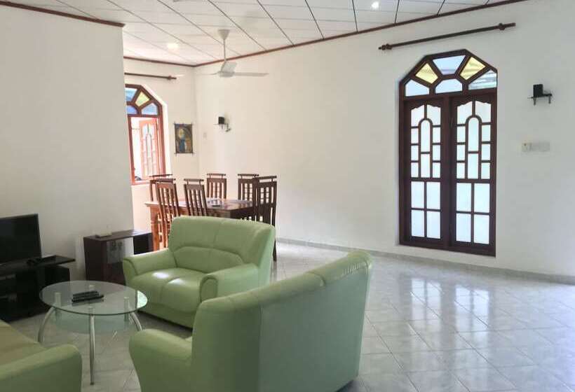 Bed and Breakfast Swiss Villa Beruwala