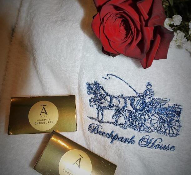 ベッドアンドブレックファースト The Carriage Houses At Beechpark House